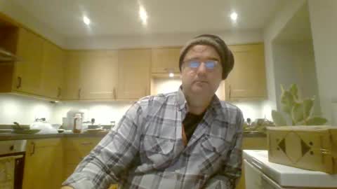 Snapshot of galacx chatting on 01-21-25, 04:48 galacx online show from 01-21-25, 04:48