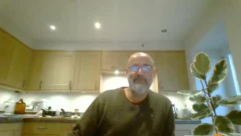 Snapshot of galacx chatting on 09-18-25, 04:20 galacx online show from 09-18-25, 04:20