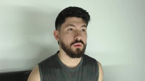 Snapshot of galit_g chatting on 11-17-25, 01:00 Gari online show from 11-17-25, 01:00