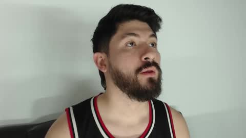 Snapshot of galit_g chatting on 11-25-25, 12:54 Gari online show from 11-25-25, 12:54