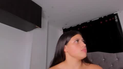 Snapshot of game_with_lesbians_ chatting on 10-17-25, 11:29 game with lesbians online show from 10-17-25, 11:29