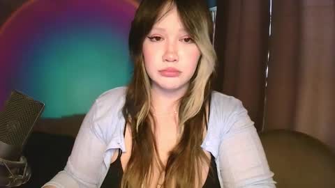 Snapshot of gamergirl01 chatting on 11-08-25, 10:37 Alex brb in 2 hours online show from 11-08-25, 10:37