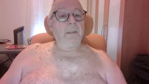 Snapshot of gamin68 chatting on 11-24-25, 02:06 gamin68 online show from 11-24-25, 02:06