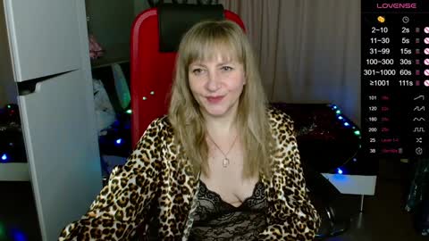 Snapshot of ganet469 chatting on 12-30-24, 12:22 Janette online show from 12-30-24, 12:22