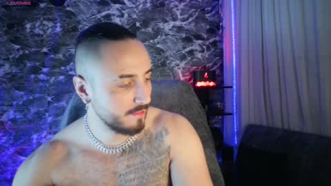 Snapshot of garbel09 chatting on 01-19-25, 07:15 Chris Dont forget to gift me thumb up Its very important to me and makes me happy AF online show from 01-19-25, 07:15