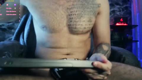 Snapshot of garbel09 chatting on 02-11-25, 08:26 Chris Dont forget to gift me thumb up Its very important to me and makes me happy AF online show from 02-11-25, 08:26