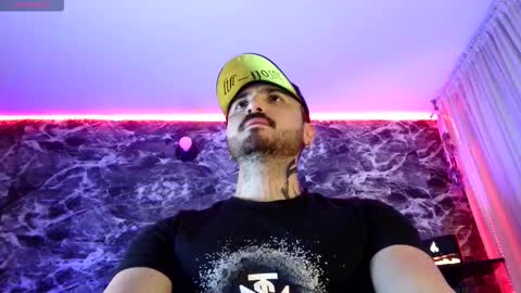 Snapshot of garbel09 chatting on 11-08-25, 06:35 Chris Dont forget to gift me thumb up Its very important to me and makes me happy AF online show from 11-08-25, 06:35