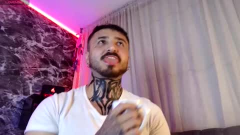 Snapshot of garbel09 chatting on 11-21-25, 06:34 Chris Dont forget to gift me thumb up Its very important to me and makes me happy AF online show from 11-21-25, 06:34