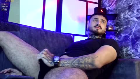 Snapshot of garbel09 chatting on 11-26-25, 07:53 Chris Dont forget to gift me thumb up Its very important to me and makes me happy AF online show from 11-26-25, 07:53