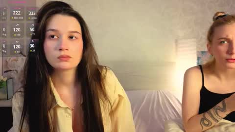 Snapshot of garden_flower chatting on 12-01-25, 03:33 Violla online show from 12-01-25, 03:33