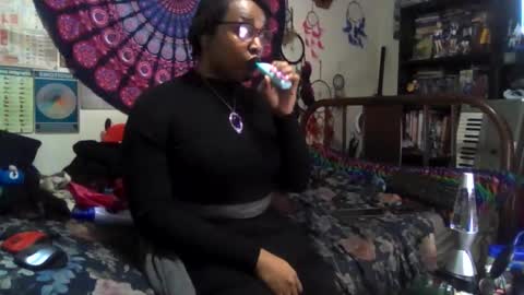 Gardenia online show from 11-29-25, 06:38