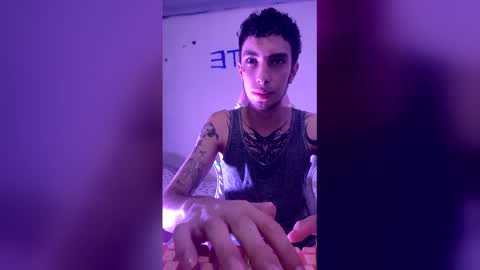 Snapshot of gargola_goth chatting on 05-11-26, 07:11 Elio b online show from 05-11-26, 07:11