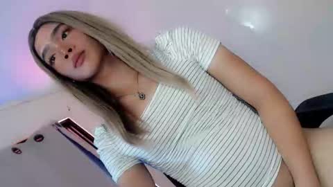 Snapshot of gata_olivia chatting on 05-05-26, 06:21 JUST CALL ME OLIVIA online show from 05-05-26, 06:21
