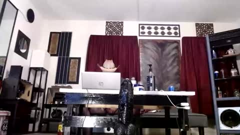 Snapshot of gatewaylaptop2019 chatting on 11-23-25, 06:02 gatewaylaptop2019 online show from 11-23-25, 06:02