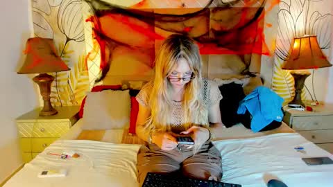 melanny villa online show from 10-21-25, 09:48