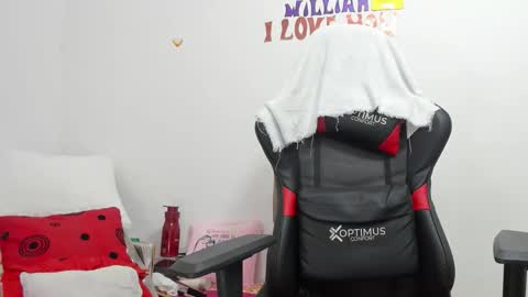 Snapshot of gatitasexy_hot_wet4u chatting on 12-21-25, 11:34 Mfe online show from 12-21-25, 11:34