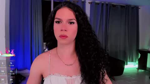 Snapshot of gatitavenecis1 chatting on 05-23-26, 10:19 Vnecis Marn online show from 05-23-26, 10:19