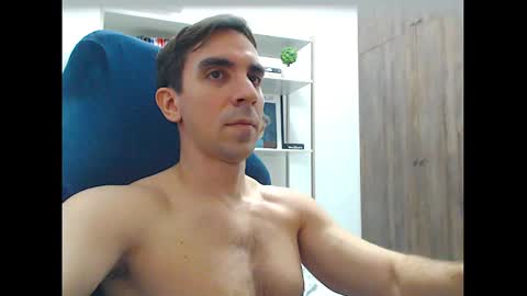 Snapshot of gatosarado23 chatting on 10-27-25, 05:33 gatosarado23 online show from 10-27-25, 05:33