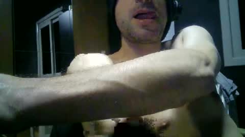 Snapshot of gauchors21 chatting on 11-12-25, 03:07 gauchors21 online show from 11-12-25, 03:07