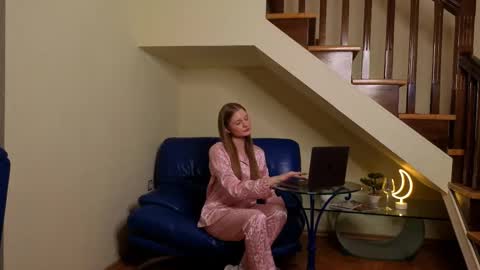 Maria online show from 11-23-25, 02:00