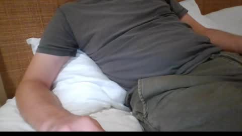 Snapshot of gccurious76 chatting on 05-09-26, 09:25 GCGuy online show from 05-09-26, 09:25