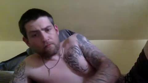 Snapshot of gclip101mz chatting on 11-01-25, 07:10 Dkdaddybaby online show from 11-01-25, 07:10