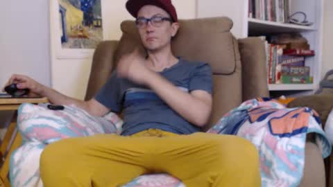 Snapshot of gdanch chatting on 11-30-25, 11:31 G online show from 11-30-25, 11:31