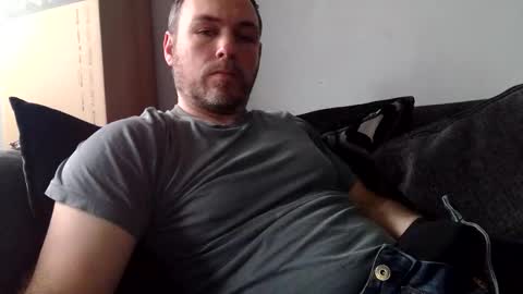 Snapshot of geddes4 chatting on 03-12-26, 10:10 SIR online show from 03-12-26, 10:10