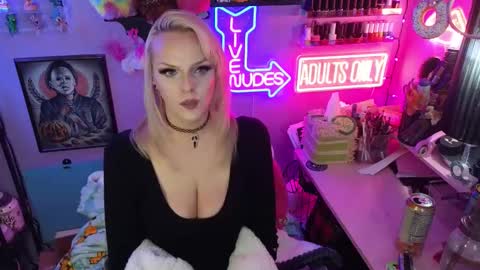 Snapshot of geishamonroe chatting on 02-21-26, 03:40 Geisha Monroe online show from 02-21-26, 03:40