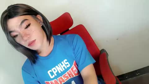 Snapshot of gelluxxx chatting on 05-22-26, 04:34 gelo online show from 05-22-26, 04:34