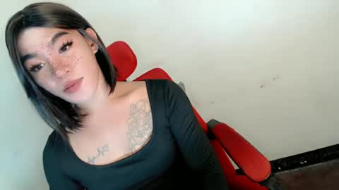 Snapshot of gelluxxx chatting on 06-16-26, 10:07 gelo online show from 06-16-26, 10:07