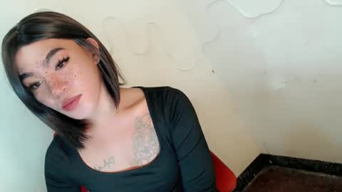 Snapshot of gelluxxx chatting on 06-20-26, 01:47 gelo online show from 06-20-26, 01:47
