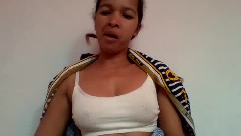 Snapshot of gelmene chatting on 06-24-26, 04:00 gelmene online show from 06-24-26, 04:00
