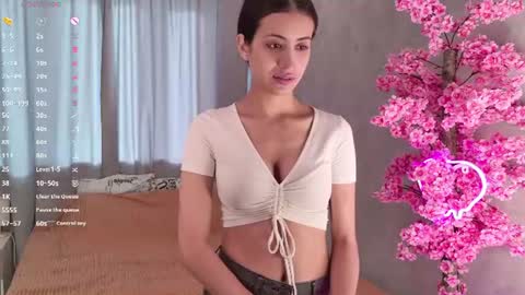 Snapshot of gembrunette chatting on 06-20-26, 02:09 Lia online show from 06-20-26, 02:09
