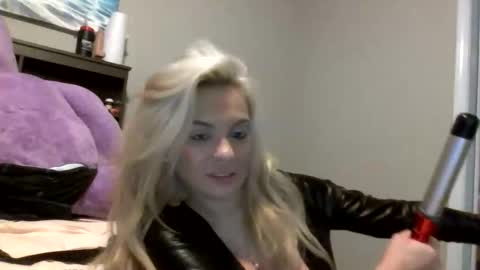 Snapshot of geminincapricorn96 chatting on 12-14-25, 03:34 geminincapricorn96 online show from 12-14-25, 03:34