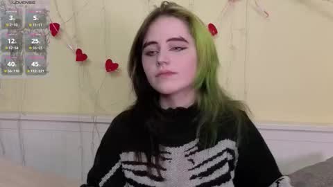 Ilona online show from 10-22-25, 07:24