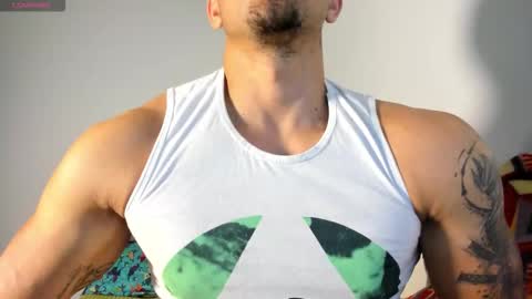 Snapshot of gendersonfit chatting on 11-22-25, 11:15 gendersonfit online show from 11-22-25, 11:15