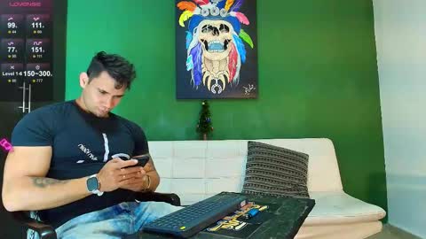 Snapshot of gendersonfit chatting on 11-25-25, 10:32 gendersonfit online show from 11-25-25, 10:32