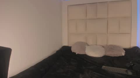 Snapshot of genesis_ask chatting on 12-19-25, 04:52 Genesis online show from 12-19-25, 04:52