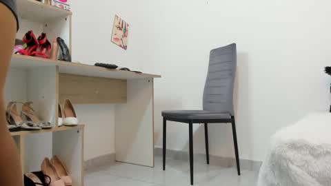 Snapshot of genesis_torres chatting on 11-05-25, 03:50 Genesis online show from 11-05-25, 03:50