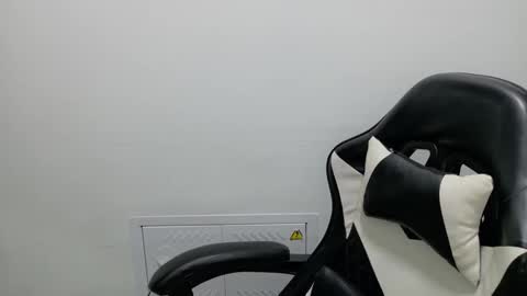 Snapshot of genesis_wb chatting on 04-22-26, 12:35 genesis_wb online show from 04-22-26, 12:35