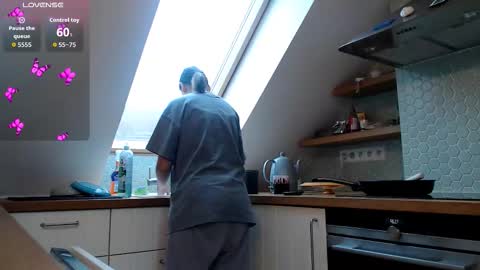 genev__ievee online show from 12-22-25, 10:56