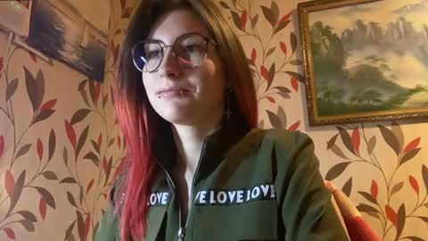 Snapshot of genevivewayson chatting on 12-04-25, 07:17 Martha online show from 12-04-25, 07:17