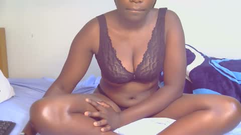 Luciana online show from 10-31-25, 06:47