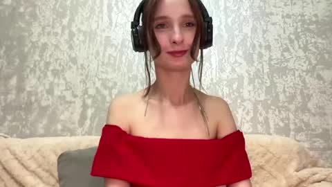 Snapshot of genieflug chatting on 04-08-26, 01:33 Riana online show from 04-08-26, 01:33