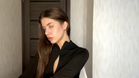 Snapshot of geniegrimmett chatting on 05-11-26, 01:17 Megan online show from 05-11-26, 01:17