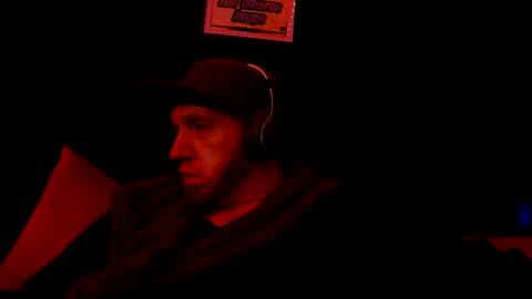 Snapshot of genitalwars chatting on 12-16-25, 11:26 genitalwars online show from 12-16-25, 11:26