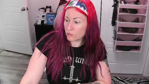 Snapshot of gennyrock chatting on 06-13-26, 12:47 Genny Rock and online show from 06-13-26, 12:47