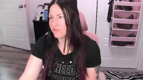 Snapshot of gennyrock chatting on 07-04-26, 03:29 Genny Rock and online show from 07-04-26, 03:29