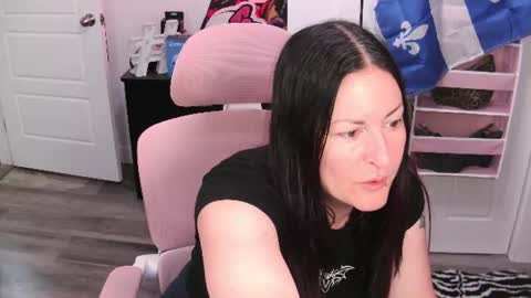 Snapshot of gennyrock chatting on 07-10-26, 03:03 Genny Rock and online show from 07-10-26, 03:03